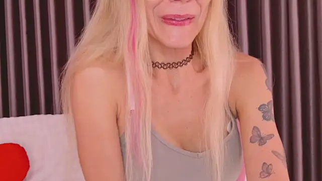 betty xoxoo online show from 07/14/26, 10:32