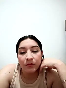 Snapshot of jade_nevez9090 chatting on 12/04/25, 02:54 jade nevez9090 online show from 12/04/25, 02:54