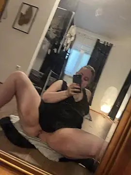 ScarletSaffire online show from 04/05/26, 08:55