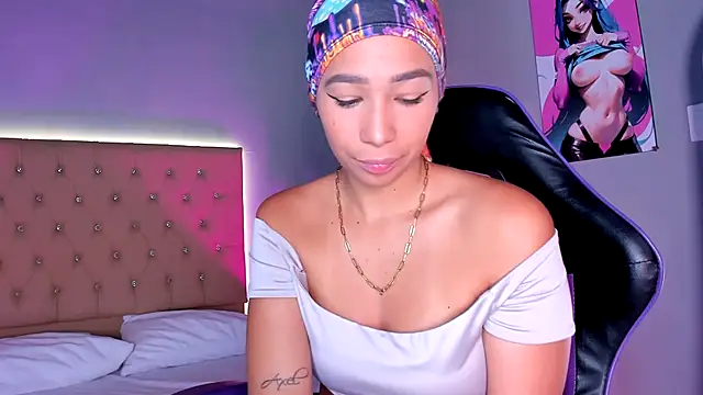 EmmaLawrence  online show from 12/16/25, 08:36