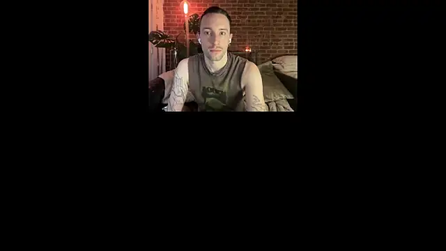Snapshot of xanderxnyc chatting on 12/04/25, 11:35 xanderxnyc online show from 12/04/25, 11:35