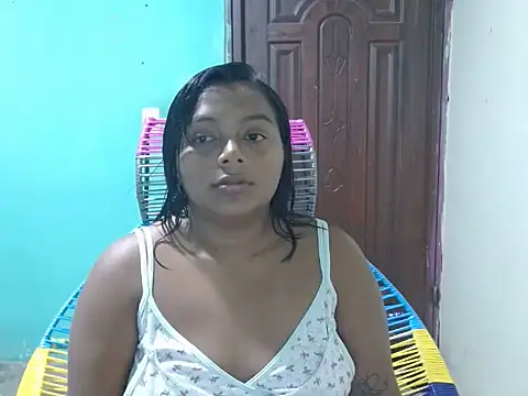 Snapshot of caro_lil chatting on 07/09/26, 02:04 caro lil online show from 07/09/26, 02:04