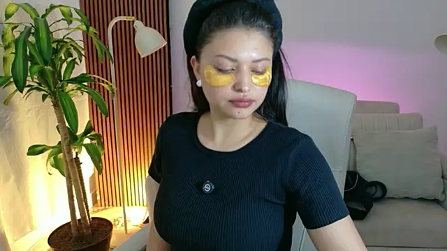 victoria   moon online show from 04/19/26, 03:22