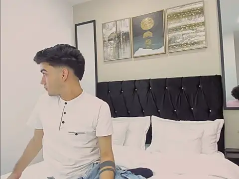 Feiccer Thomson1 online show from 12/04/25, 09:01