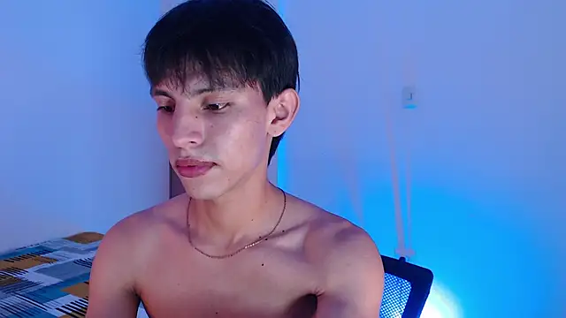 andrew courtzz online show from 04/12/26, 05:40