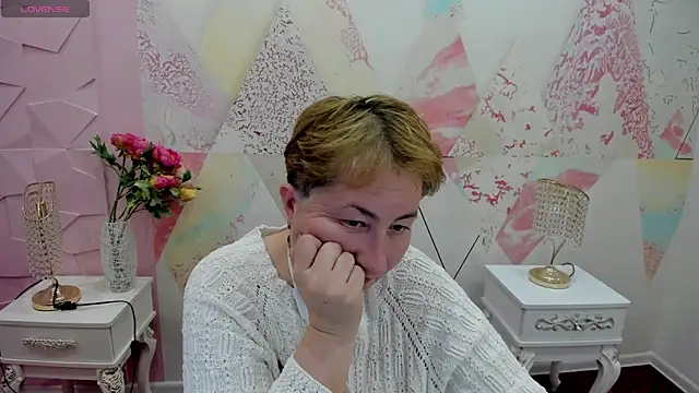 Velisa bella1 online show from 12/04/25, 11:30