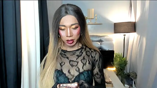 Snapshot of TsBlackHORSECOCKcalix chatting on 05/15/26, 03:57 TsBlackHORSECOCKcalix online show from 05/15/26, 03:57