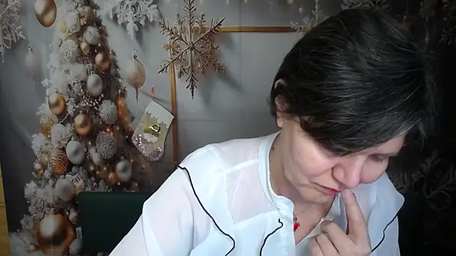 LunaDobra online show from 12/21/25, 06:15