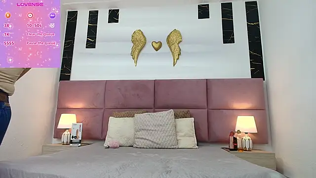 Zoe aitanaa online show from 03/02/26, 12:23