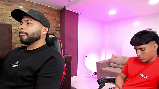 HotThreesoome online show from 02/14/26, 12:24