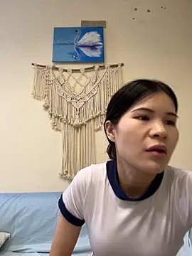 Snapshot of TIngT123 chatting on 12/04/25, 02:37 TIngT123 online show from 12/04/25, 02:37