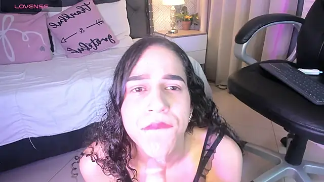 Snapshot of ariana__rosse chatting on 05/15/26, 03:24 ariana rosse online show from 05/15/26, 03:24