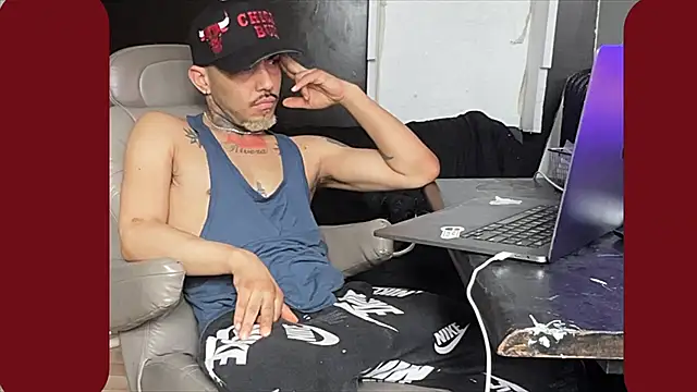 Snapshot of jo67rivera chatting on 02/19/26, 06:48 jo67rivera online show from 02/19/26, 06:48