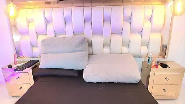 AprillRoss online show from 01/05/26, 05:27