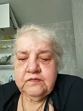 HapinessLovee online show from 04/15/26, 08:43