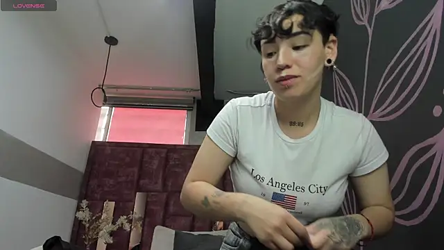 Kiara Fox   online show from 03/25/26, 09:21