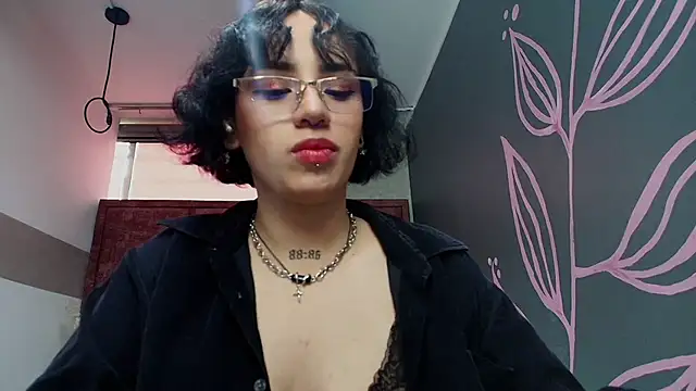 Snapshot of Kiara_Fox__ chatting on 05/04/26, 07:54 Kiara Fox online show from 05/04/26, 07:54