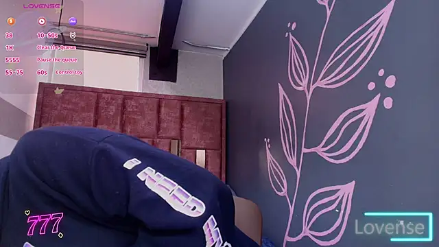 Snapshot of Kiara_Fox__ chatting on 06/01/26, 08:10 Kiara Fox online show from 06/01/26, 08:10