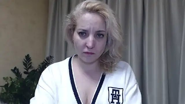 Snapshot of sweetpussy chatting on 01/17/25, 03:11 sweetpussy online show from 01/17/25, 03:11