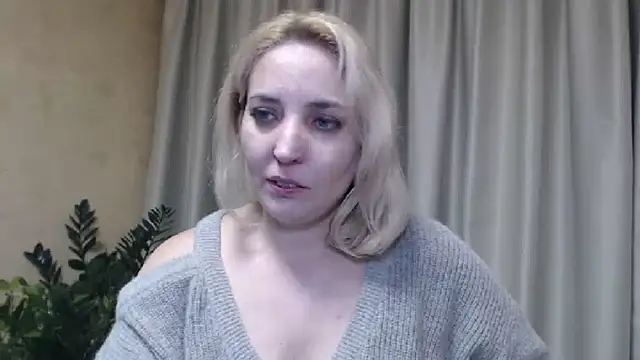 Snapshot of sweetpussy chatting on 02/02/25, 03:49 sweetpussy online show from 02/02/25, 03:49