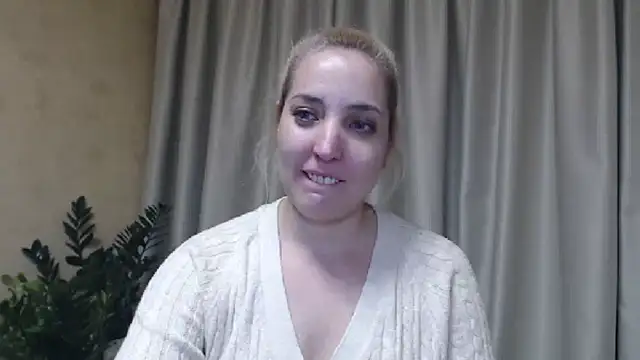 Snapshot of sweetpussy chatting on 02/04/25, 09:31 sweetpussy online show from 02/04/25, 09:31