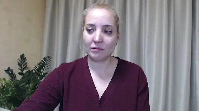 Snapshot of sweetpussy chatting on 02/06/25, 08:56 sweetpussy online show from 02/06/25, 08:56