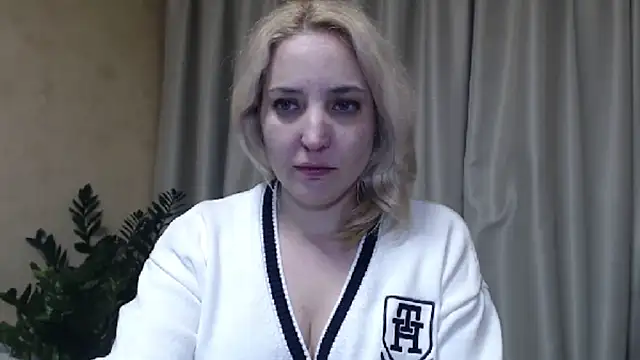 Snapshot of sweetpussy chatting on 02/13/25, 02:31 sweetpussy online show from 02/13/25, 02:31