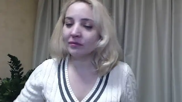 Snapshot of sweetpussy chatting on 02/23/25, 01:10 sweetpussy online show from 02/23/25, 01:10