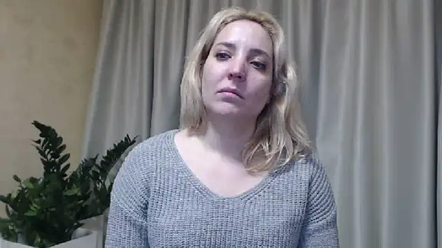 Snapshot of sweetpussy chatting on 02/28/25, 04:53 sweetpussy online show from 02/28/25, 04:53