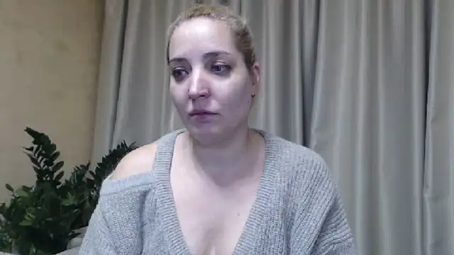 Snapshot of sweetpussy chatting on 03/01/25, 03:49 sweetpussy online show from 03/01/25, 03:49