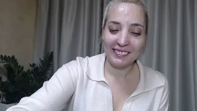 Snapshot of sweetpussy chatting on 10/04/25, 02:59 sweetpussy online show from 10/04/25, 02:59