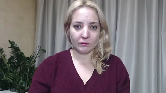 Snapshot of sweetpussy chatting on 10/10/25, 03:00 sweetpussy online show from 10/10/25, 03:00
