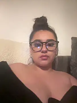 Snapshot of Wild_Busty_Niyah_XX chatting on 12/18/25, 10:27 Wild Busty Niyah XX online show from 12/18/25, 10:27