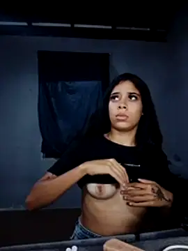 Vaness hot online show from 03/18/26, 02:37