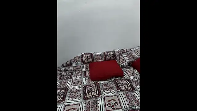 desigirl64 online show from 12/04/25, 09:34