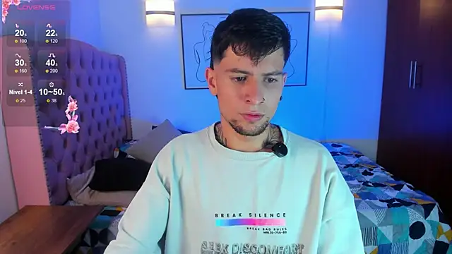 vaalentiino online show from 04/16/26, 06:52