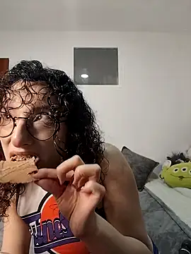 Snapshot of little__ammy chatting on 02/05/26, 02:16 little ammy online show from 02/05/26, 02:16