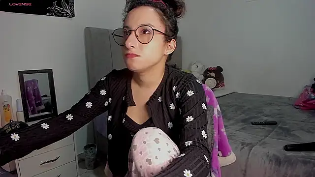 Snapshot of little__ammy chatting on 02/20/26, 11:00 little ammy online show from 02/20/26, 11:00