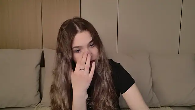 Lina Sinerz online show from 03/17/26, 08:45