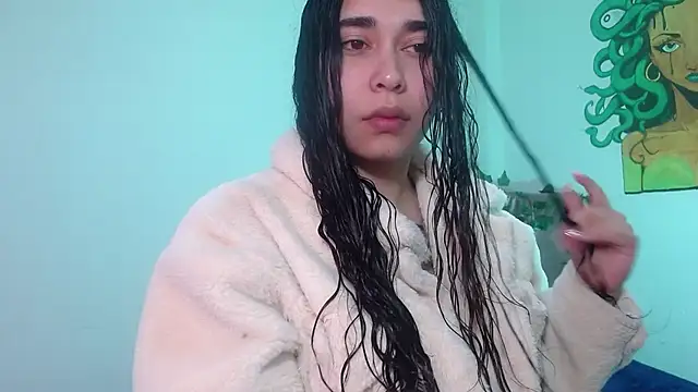 naomybenedetti online show from 12/21/25, 12:45