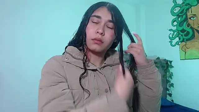 naomybenedetti online show from 12/22/25, 01:19