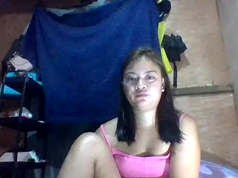 Snapshot of angela_rose20 chatting on 05/31/26, 12:34 angela rose20 online show from 05/31/26, 12:34