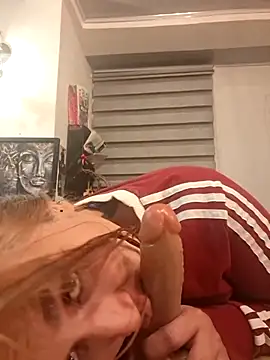 Snapshot of Magenta_Moon chatting on 01/09/26, 06:05 Magenta Moon online show from 01/09/26, 06:05