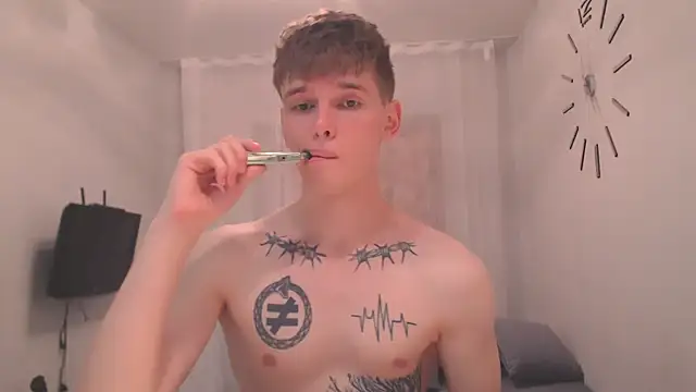 Snapshot of Fredd_Xanders chatting on 06/20/26, 05:05 Fredd Xanders online show from 06/20/26, 05:05