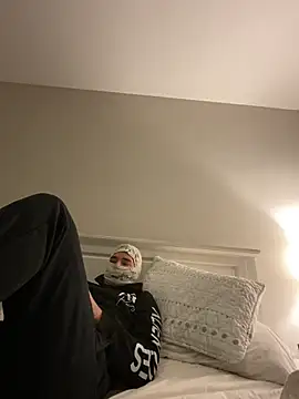 phantom898983 online show from 02/25/26, 01:37