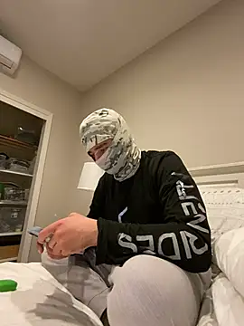 phantom898983 online show from 04/05/26, 07:38