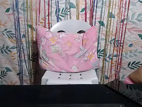 HotCreamyPussy4u online show from 01/10/26, 04:14