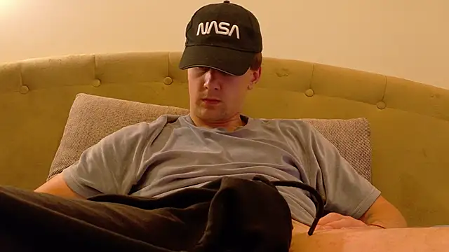 Snapshot of Brellisimo chatting on 02/27/26, 10:32 Brellisimo online show from 02/27/26, 10:32