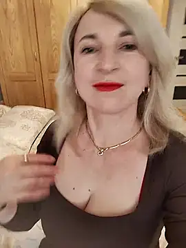 Snapshot of AhlyssaLove1155 chatting on 05/16/26, 03:55 AhlyssaLove1155 online show from 05/16/26, 03:55