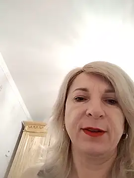 Snapshot of AhlyssaLove1155 chatting on 05/18/26, 02:29 AhlyssaLove1155 online show from 05/18/26, 02:29